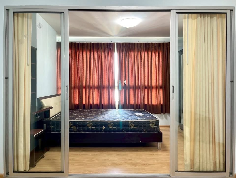 Urgent sale! D Condo Rattanathibet, next to MRT Sai Ma, Phra Nang Klao Bridge, Rattanathibet, Nonthaburi D Condo Rattanathibet