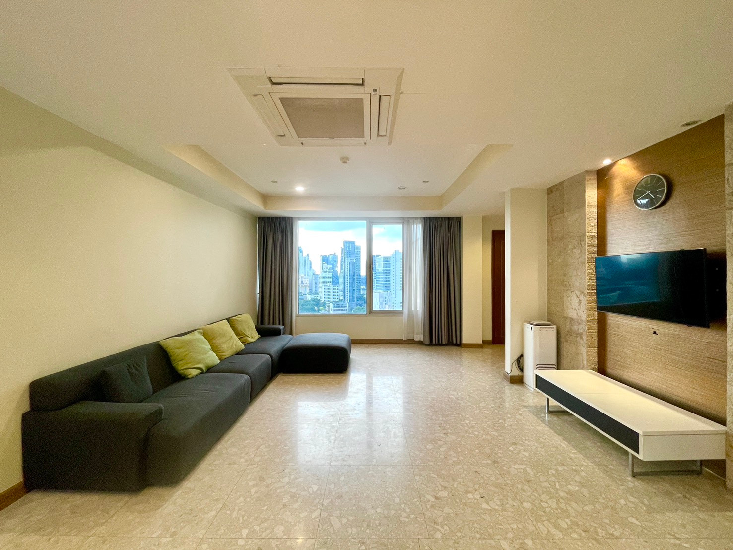 Condo for rent HAMPTON THONGLOR 10 (Hampton Thonglor 10), family size 162 sq m, 3 bedrooms.