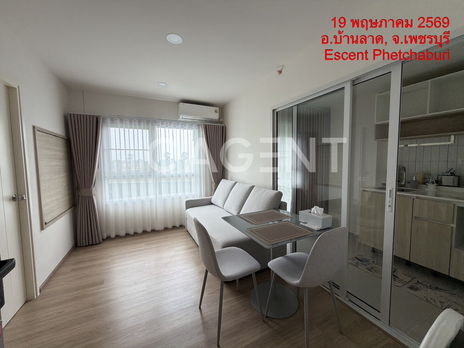 Condo for rent "Escent Phetchaburi" next to Robinson Phetchaburi.