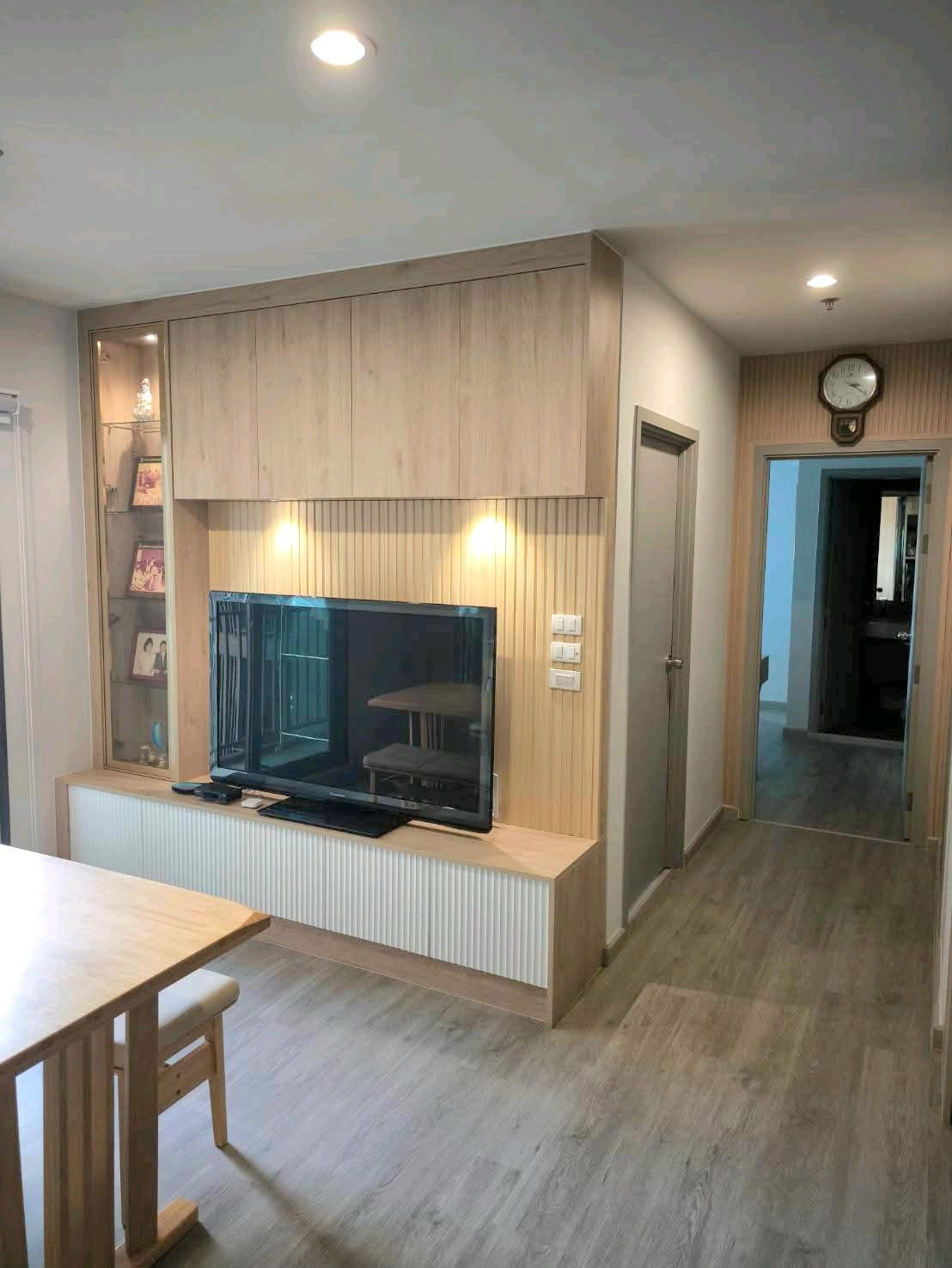 Condo for rent Parkland Phetkasem 56
(The Parkland Phetkaseam 56)


Have privacy Swimming pool view + Lush garden
Never rented out
-Large common garden
-Large fitness center
-2 swimming pools (with childrens pool)
-Large co-working space downstairs and th