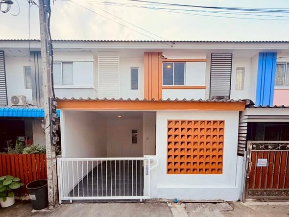 🔥Townhome for Sale at Pruksa 85 – Great Location with Convenient Access, Free Transfer Fee