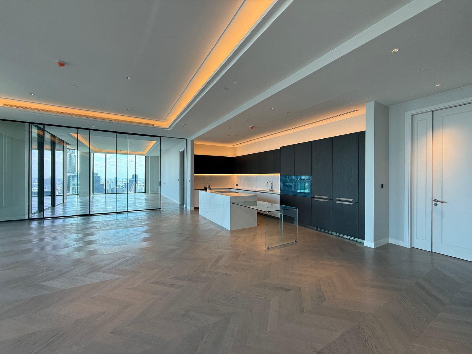 New Penthouse for Rent, High floor, Nice view 