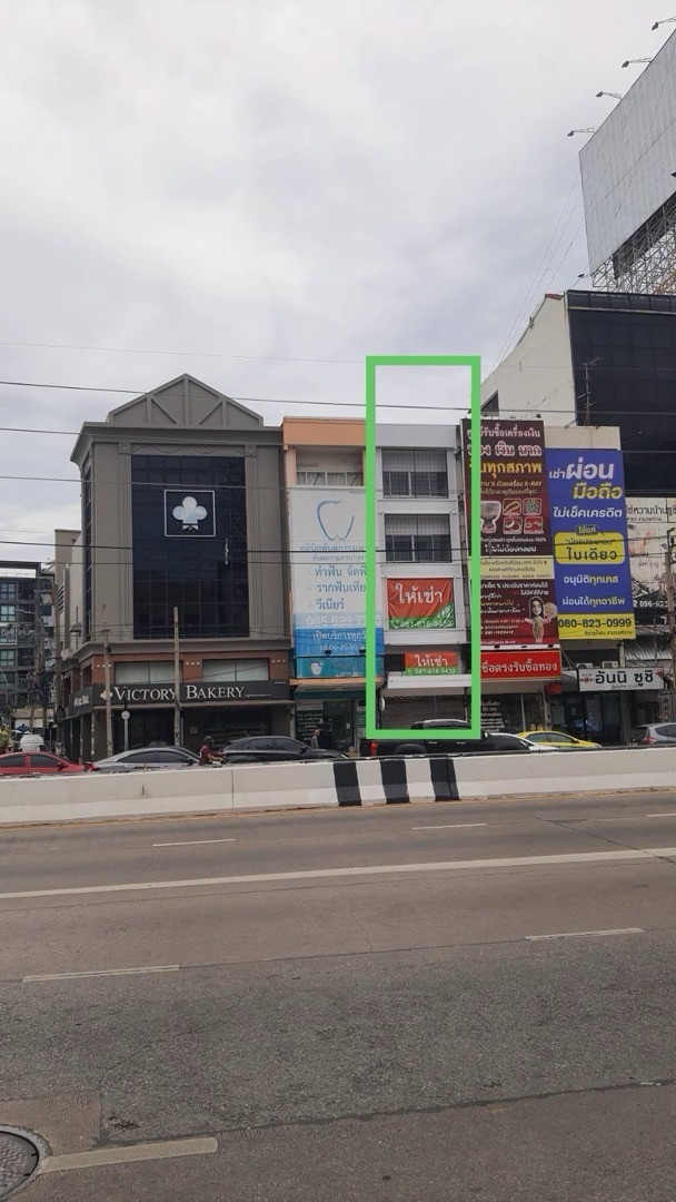 ** ให้เช่า ตึกแถว ** ตรงข้าม The Mall งามวงศ์วาน Renovated พร้อมอยู่ มิย 69 ! ** ให้เช่า ตึกแถว ** ตรงข้าม The Mall งามวงศ์วาน Renovated พร้อมอยู่ มิย 69 !