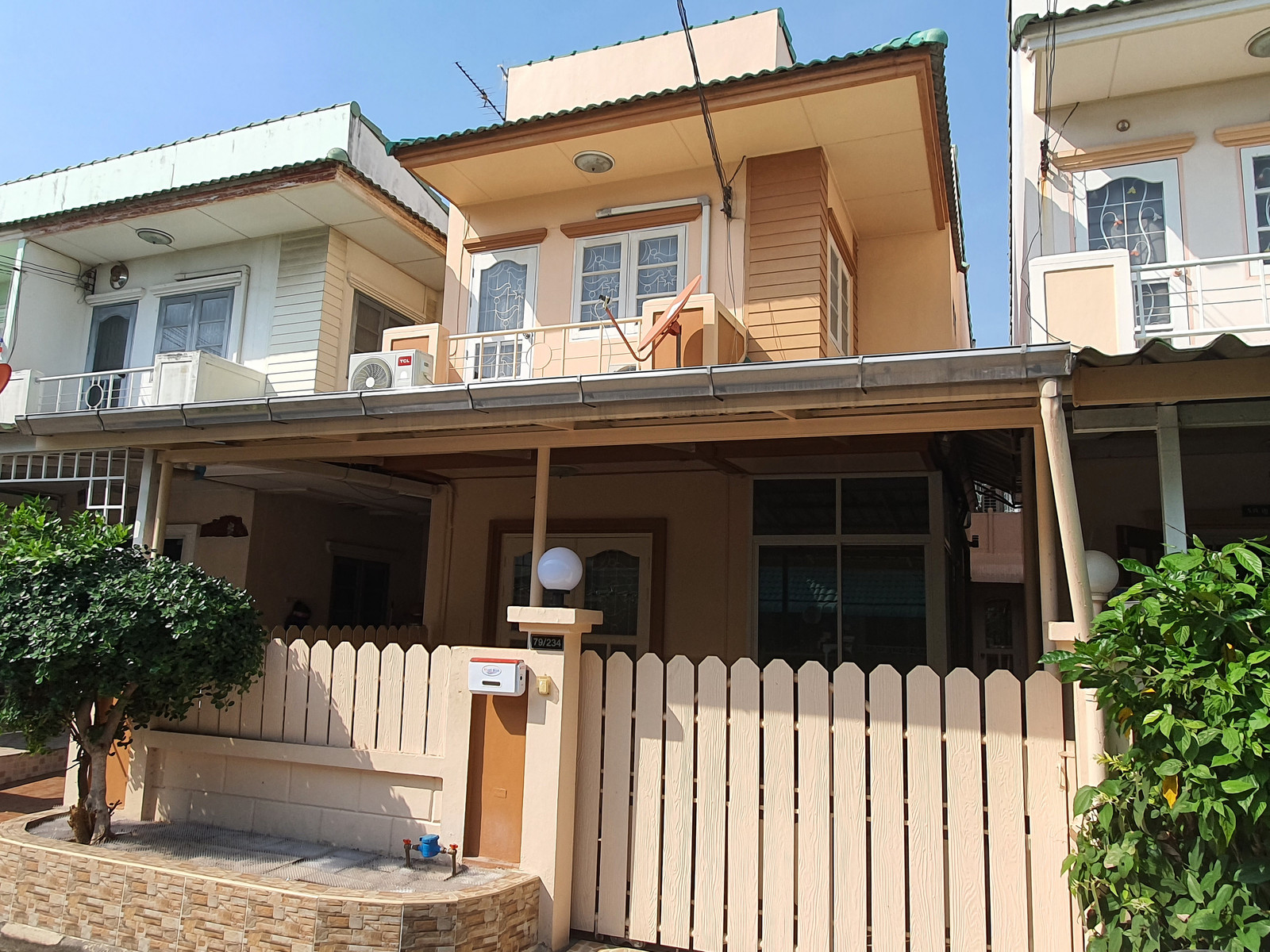FSBO บ้านแฝดรีโนเวทใหม่ สไตล์บ้านเดี่ยว ขนาด 26 ตร.วา ทำเลศักยภาพ ใกล้สนามบินดอนเมือง เดินทางสะดวก FSBO บ้านแฝดรีโนเวทใหม่ สไตล์บ้านเดี่ยว ขนาด 26 ตร.วา ทำเลศักยภาพ ใกล้สนามบินดอนเมือง เดินทางสะดวก