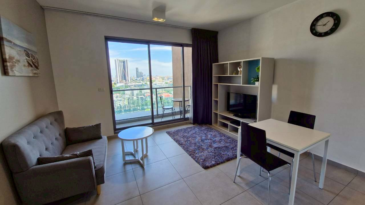 For rent/sale 1 bedroom, 1 bathroom, size 45 sqm floor, The Loft Ekkamai project.