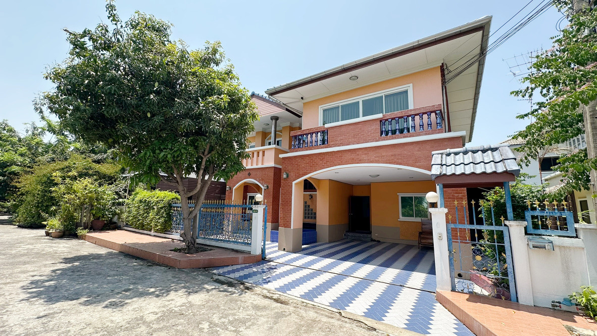 บ้านเดี่ยวทรงใหญ่ 5 นอน 4 น้ำ มีห้องแม่บ้าน 70 ตร.วา!! – รูปที่ 2