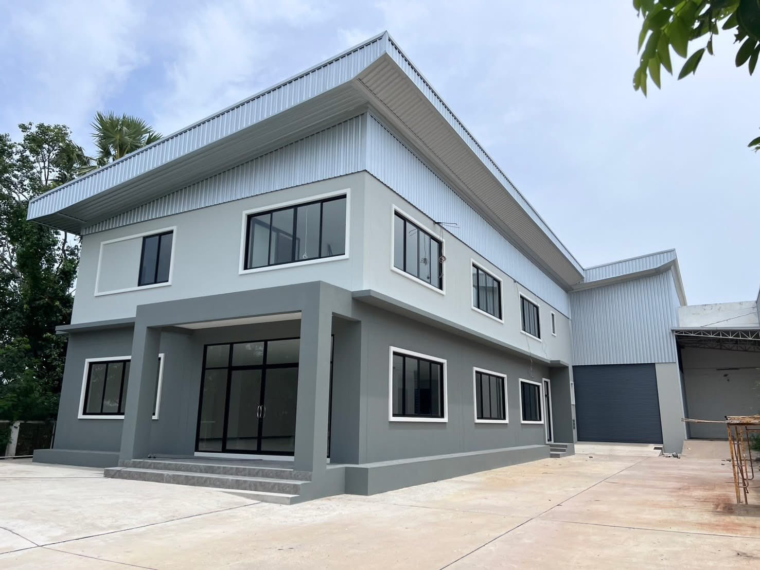 For Rent, Sale 📦 Newly Built Warehouse with Office & Worker Accommodation ✨ On 2-1-28 Rai of Land, Usable Area 1,400 sq.m. 📍 Nakhon Chai Si, Nakhon Pathom For Rent, Sale 📦 Newly Built Warehouse with Office & Worker Accommodation ✨ On 2-1-28 Rai of Land, Usable Area 1,400 sq.m. 📍 Nakhon Chai Si, Nakhon Pathom