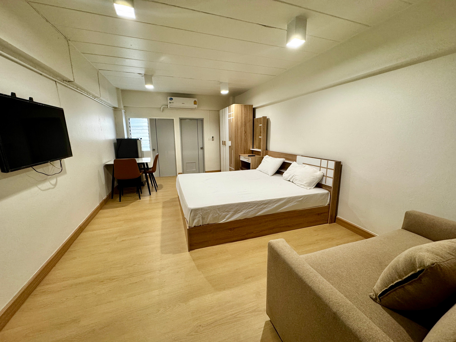 ขายคอนโด เอื้ออมรสุข (ทางรถไฟสายเก่าปากน้ำ) ใกล้สุขุมวิท 62 ตึก1 เฟอร์นิเจอร์และแอร์ครบ – รูปที่ 2