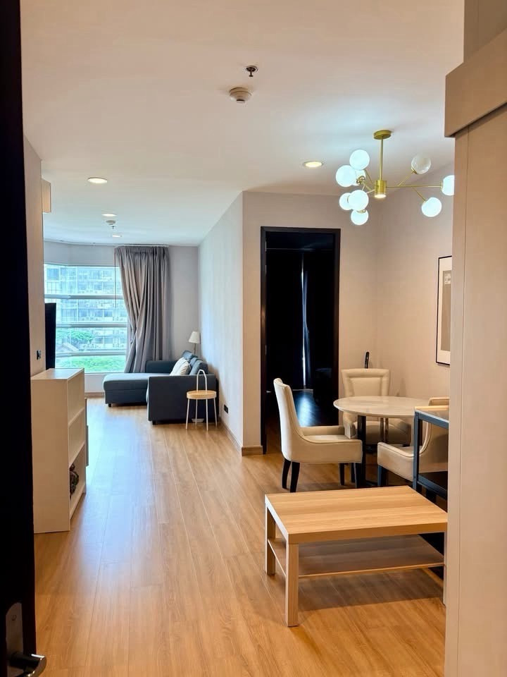 คอนโด 2 ห้องนอน สุขุมวิท 18 ใกล้ BTS อโศก MRT สุขุมวิท พื้นที่ 80 ตร.ม. ทำเลอโศกใจกลางเมือง