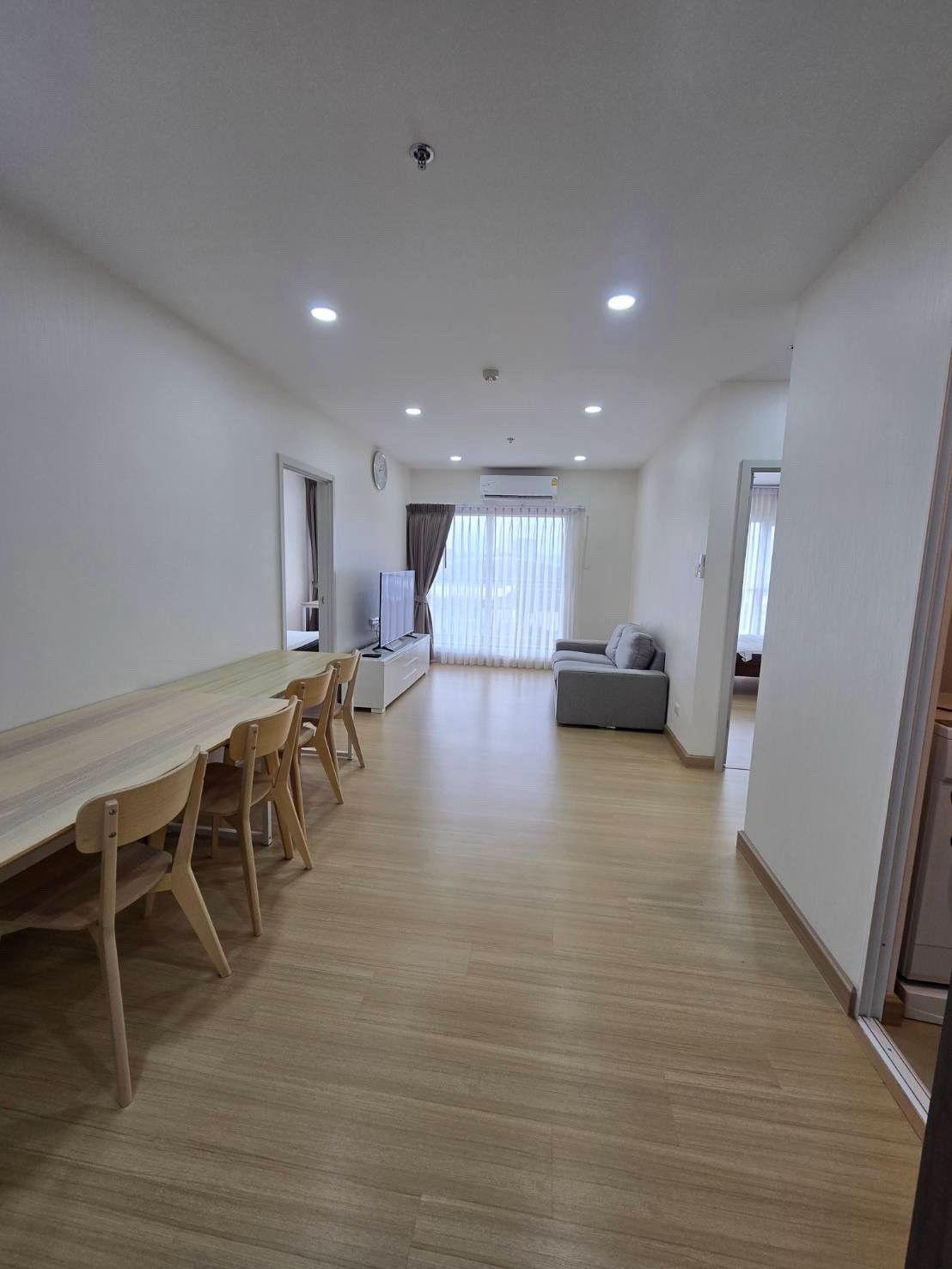 Large room, 2 bedrooms, next to the MRT Orange Line, Ramkhamhaeng location, convenient travel.