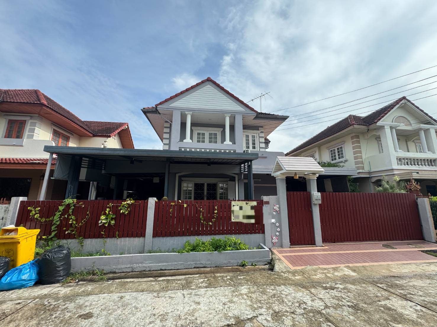 ขายด่วน ถูกที่สุด บ้านเดี่ยว 2ชั้น หมู่บ้านมณียา2 ไทรม้า-ท่าอิฐ เนื้อที่ดิน 51 ตร.วา 5นอน3น้ำ ทำเลดี เดินทางสะดวก ใกล้รถไฟฟ้า สถานีบางรักน้อยท่าอิฐ ติดต่อ สุเมธ 061-949-8888
