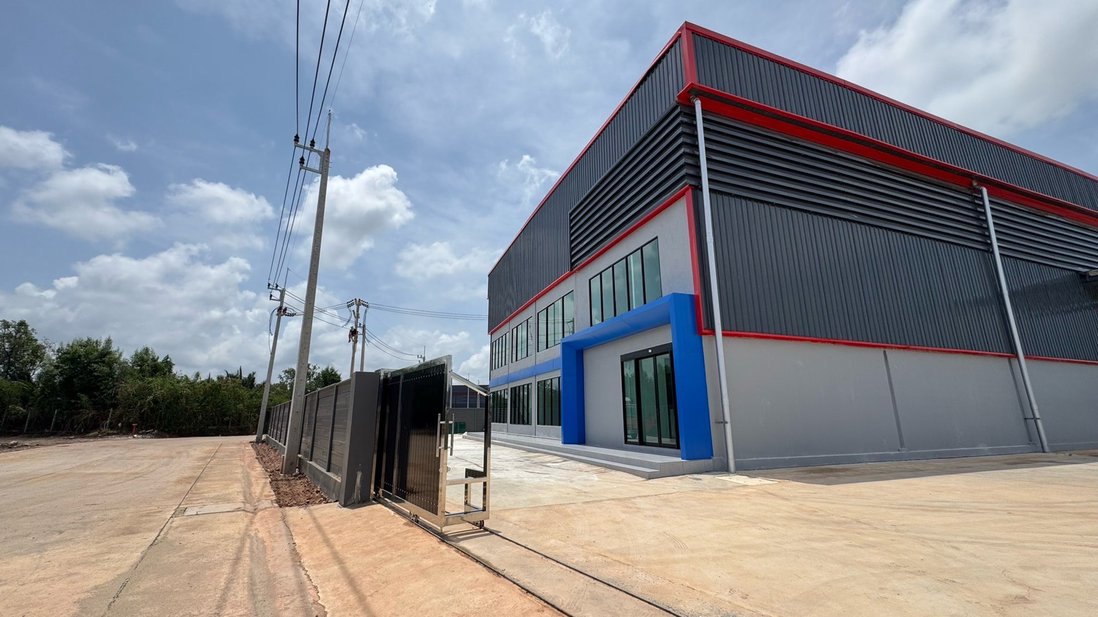 [Sale/Rent] Warehouse with office 1,756 sq m., Tha Chin Soi 20 (Yu Charoen Tha Chin Project), Samut Sakhon | Rent 130/sq m. - Sell 16 million/rai, ready to use immediately.