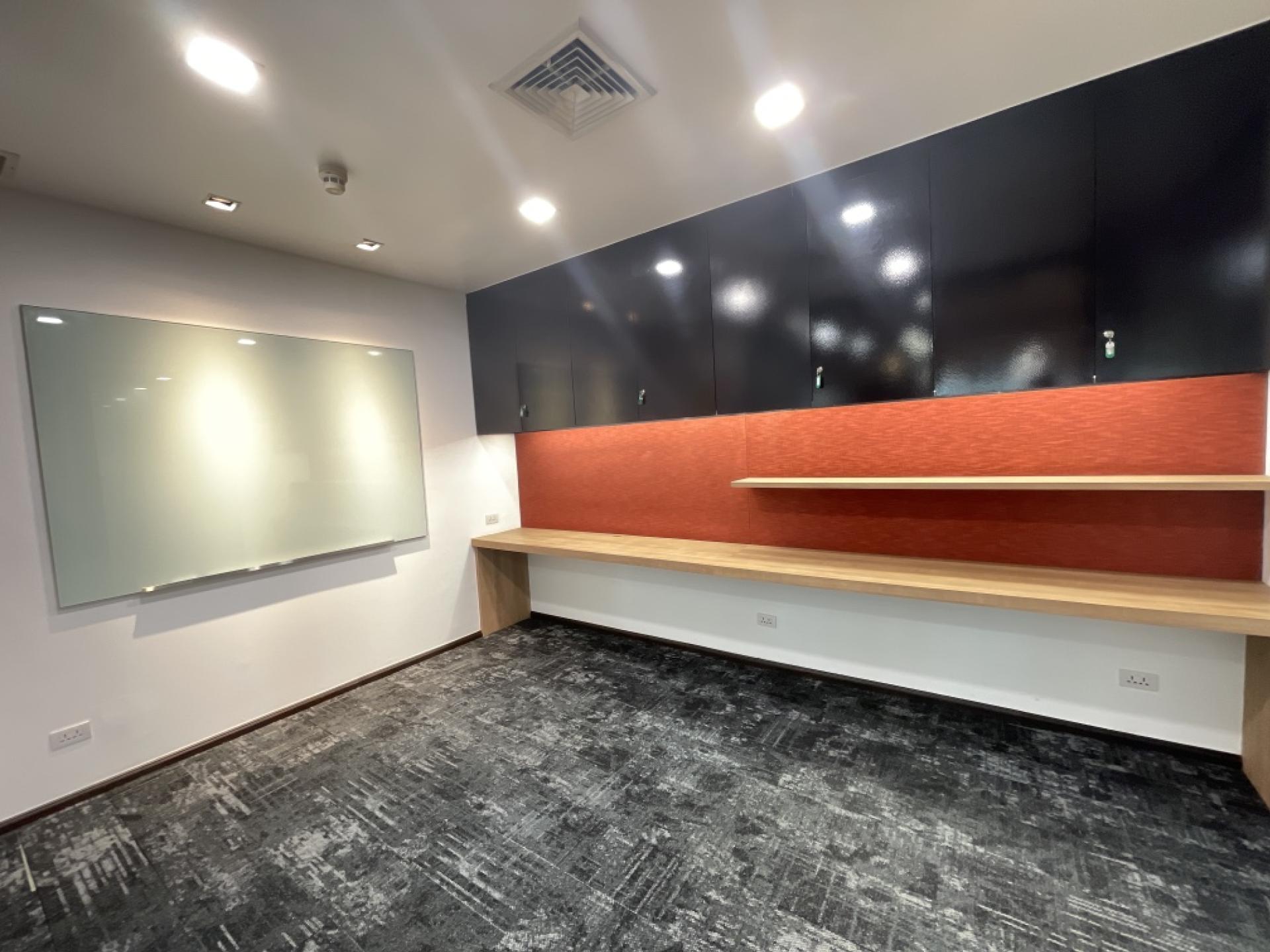 Office space for rent in the heart of the city, near BTS MRT, 775.32 square meters, partially built in, good condition. – รูปที่ 3