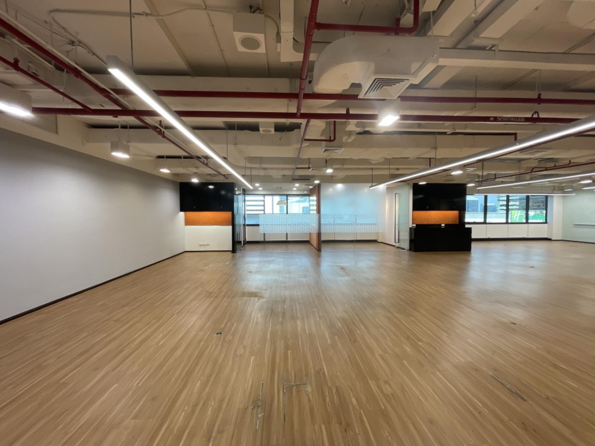 ให้เช่าพื้นที่สำนักงานoffice ใจกลางเมือง ใกล้ๆBTS MRT 775.32 ตารางเมตร partial built in สภาพดี ให้เช่าพื้นที่สำนักงานoffice ใจกลางเมือง ใกล้ๆBTS MRT 775.32 ตารางเมตร partial built in สภาพดี