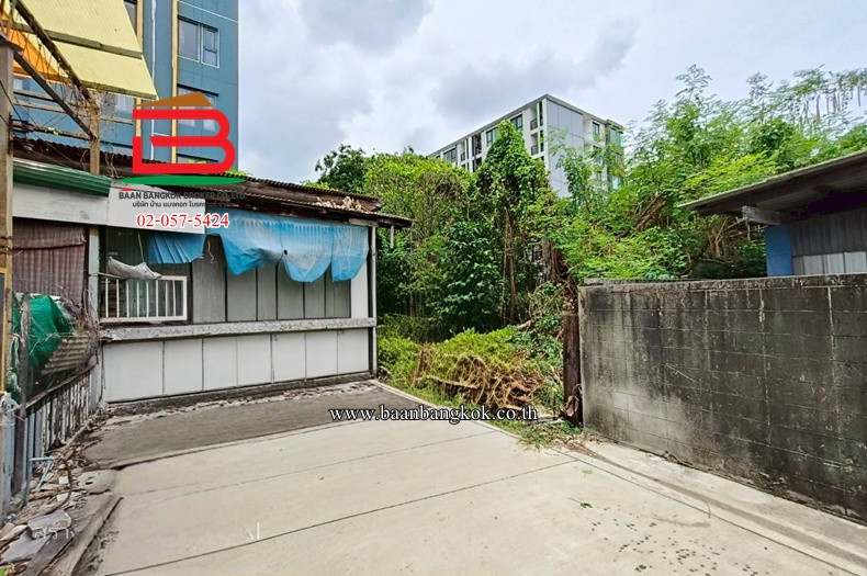 ที่ดินพร้อมสิ่งปลูกสร้าง หมู่บ้านพรประดิษฐ์ สุขุมวิท 50 (ใกล้โลตัสสุขุมวิท 50) เนื้อที่ 64,69 ตรว. แขวงพระโขนง เขตคลองเตย – รูปที่ 3