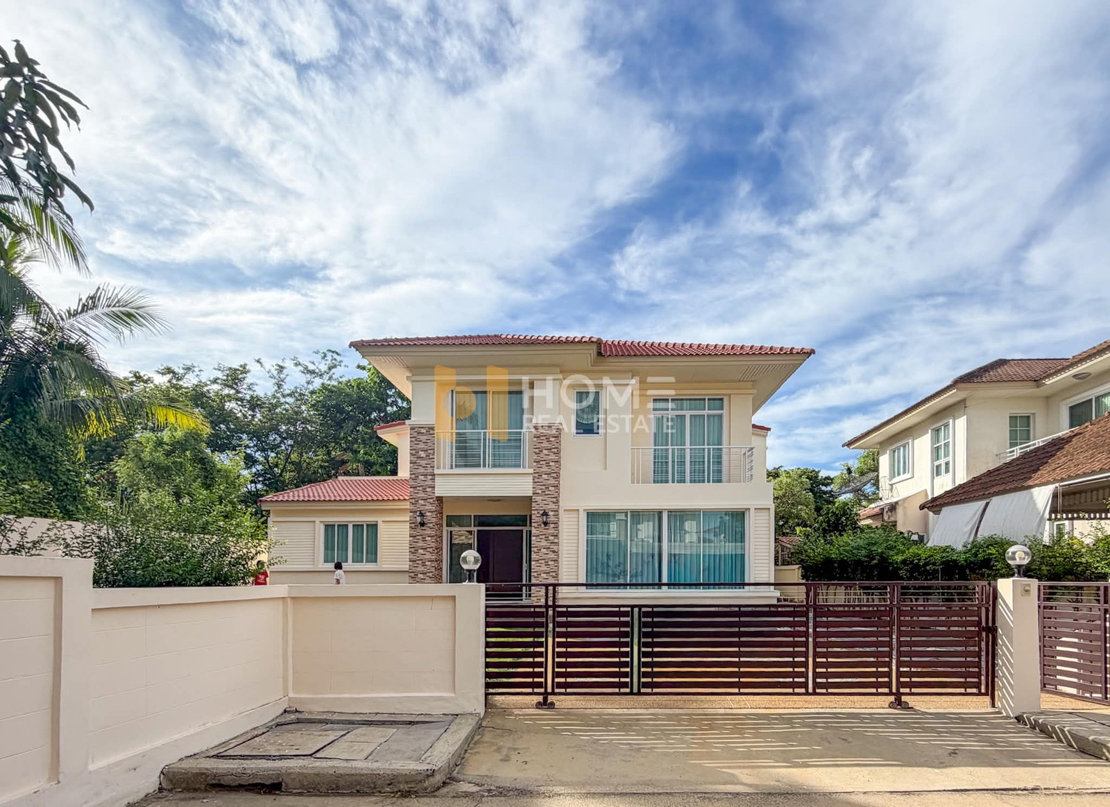Corner house, newly renovated, lots of rooms, plenty of space around the house 🔥 The Water House Kanchanaphisek - Rama 2 / 7 bedrooms (for sale), The Water House Kanchanaphisek - Rama 2 / 7 Bedrooms (FOR SALE) BALL365