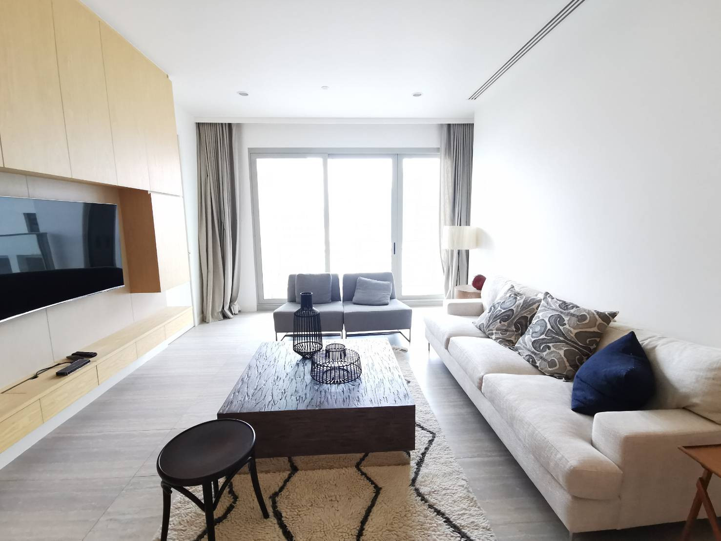 185 Rajadamri: 2bed 2bath 102sqm 35,000,000 Am: 0656199198 185 Rajadamri: 2bed 2bath 102sqm 35,000,000 Am: 0656199198