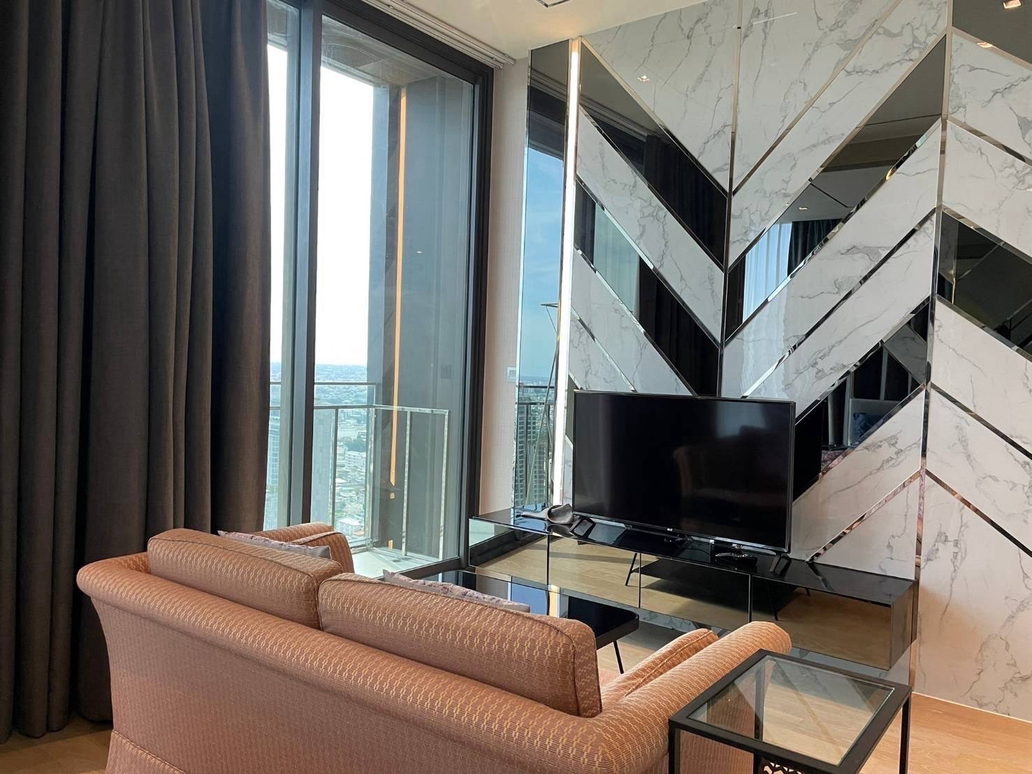 Ashton Silom 1bed 50sqm 35k call 0886166564