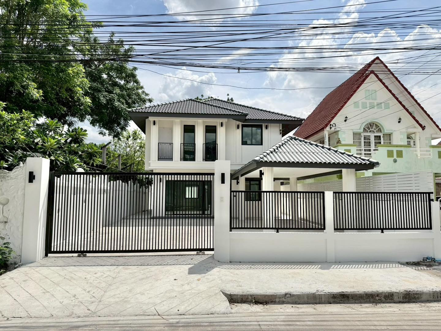 Newly renovated detached house for sale, House Nawamin 111, 58 sq m, parking for 4 cars, good location, accessible via 4 routes. Newly renovated detached house for sale, House Nawamin 111, 58 sq m, parking for 4 cars, good location, accessible via 4 routes.