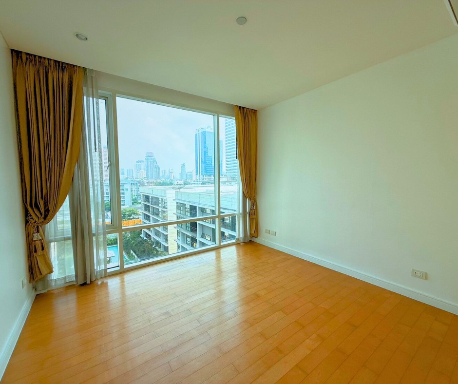 🔥Condo for sale, Fullerton Sukhumvit, Fullerton Sukhumvit, luxury condo, prime location next to Sukhumvit Road ✨Good Yield, suitable for investors.