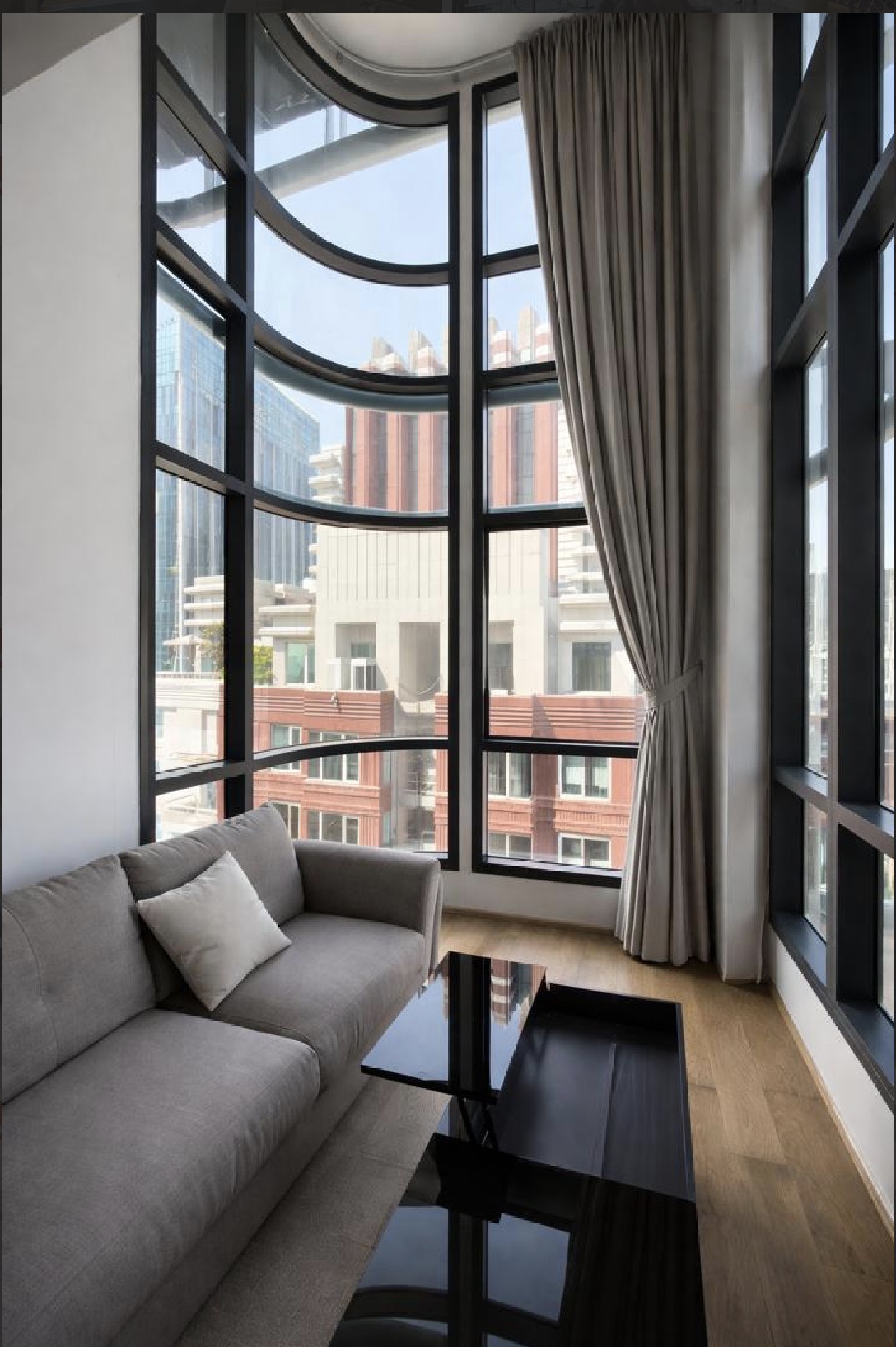 For Sale Q Chidlom, Duplex Unit with Curved Glass and Panoramic View, in the heart of Chidlom. The best value in a prime center location @15.5MB For Sale Q Chidlom, Duplex Unit with Curved Glass and Panoramic View, in the heart of Chidlom. The best value in a prime center location @15.5MB