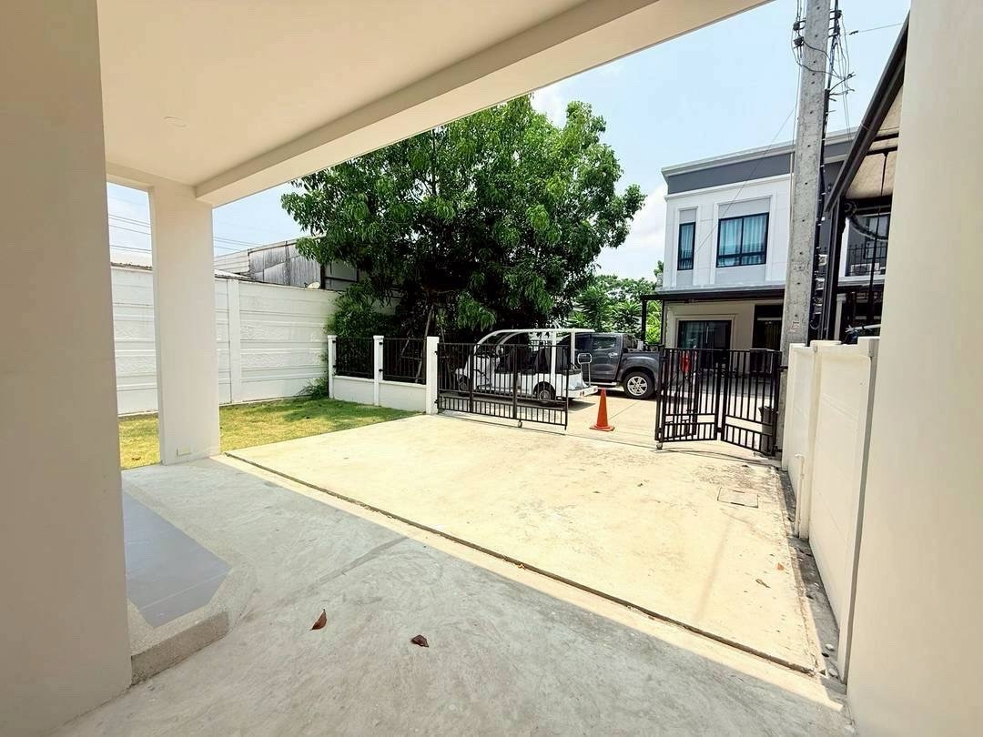📌#หลุดจอง ✨ #บ้านแปลงมุม พื้นที่ด้านข้างเหลือเยอะ 🏡ต่อเติม / จัดสวน / เพิ่มที่จอดรถได้ตามสไตล์บ้านโปร่ง รับลมดีตลอดวัน เหมาะทั้งอยู่อาศัยและลงทุนในอนาคต – รูปที่ 2