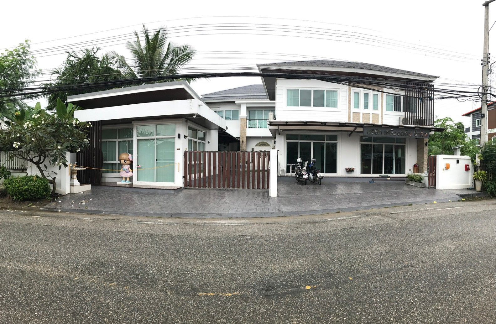 BL131| ขายด่วน! ขายบ้านหรูสไตล์โฮมออฟฟิศ 3 หลัง ทำเลใกล้เมืองเชียงใหม่ ถนนสมโภชเชียงใหม่ 700ปี อ.สันทราย จ.เชียงใหม่ (ราคาถูก! ราคา 13,900,000 บาท ) BL131| ขายด่วน! ขายบ้านหรูสไตล์โฮมออฟฟิศ 3 หลัง ทำเลใกล้เมืองเชียงใหม่ ถนนสมโภชเชียงใหม่ 700ปี อ.สันทราย จ.เชียงใหม่ (ราคาถูก! ราคา 13,900,000 บาท )