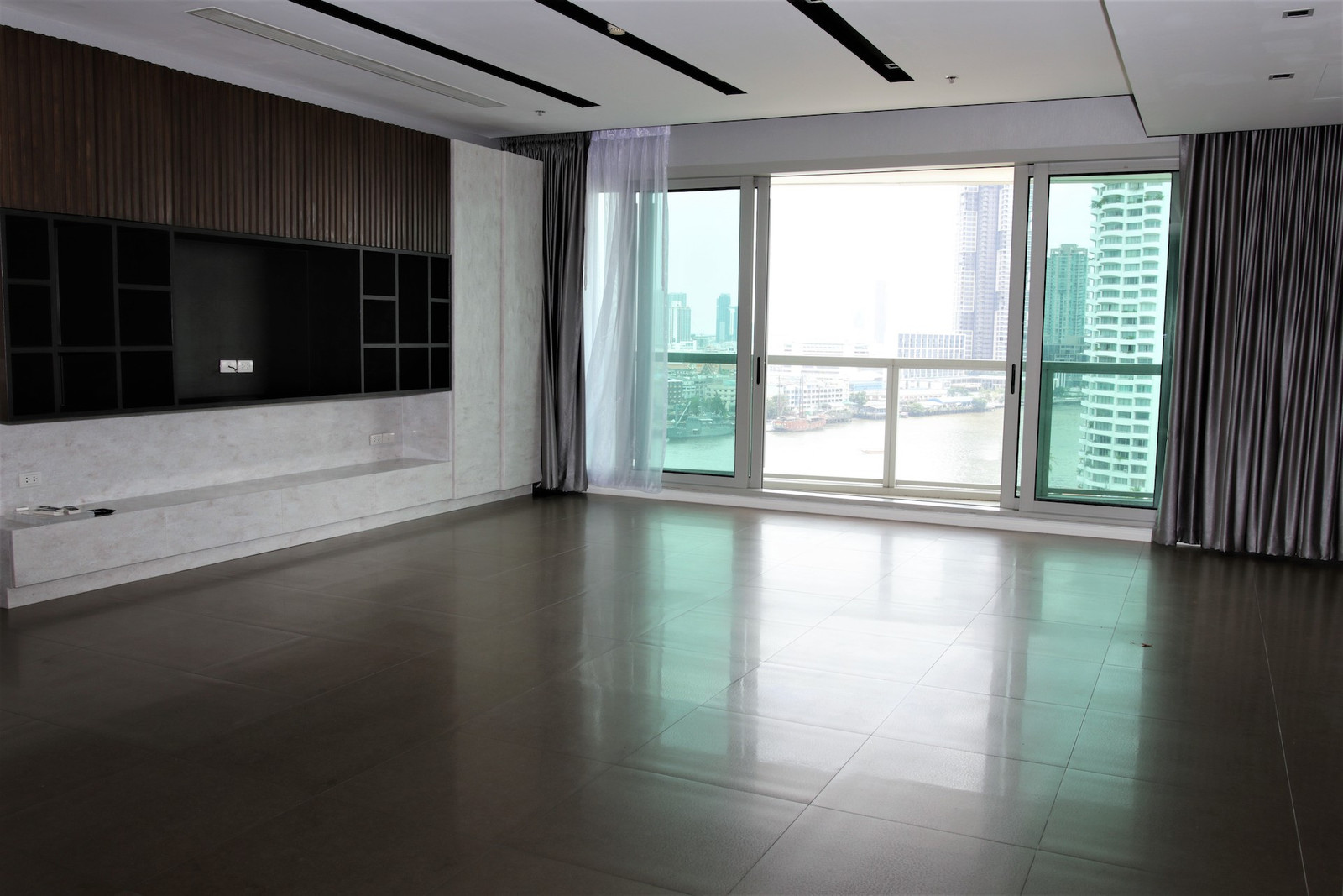 Condo For Sale The River Condo River view BTS Krung Thonburi Iconsiam