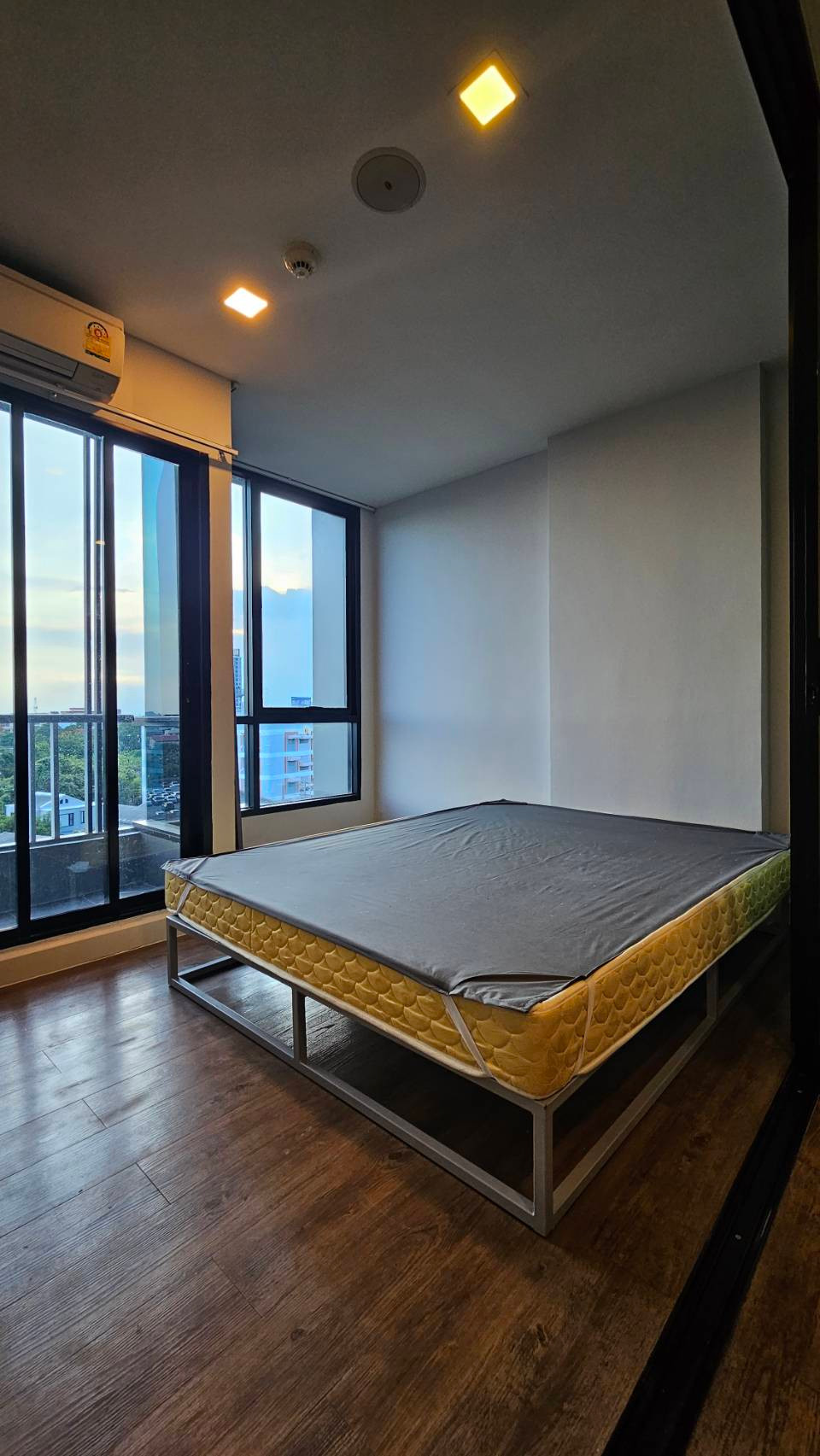 Condo for rent Esta Bliss Condo Ramintra, beautiful room with electrical appliances, complete furniture. Condo for rent Esta Bliss Condo Ramintra, beautiful room with electrical appliances, complete furniture.