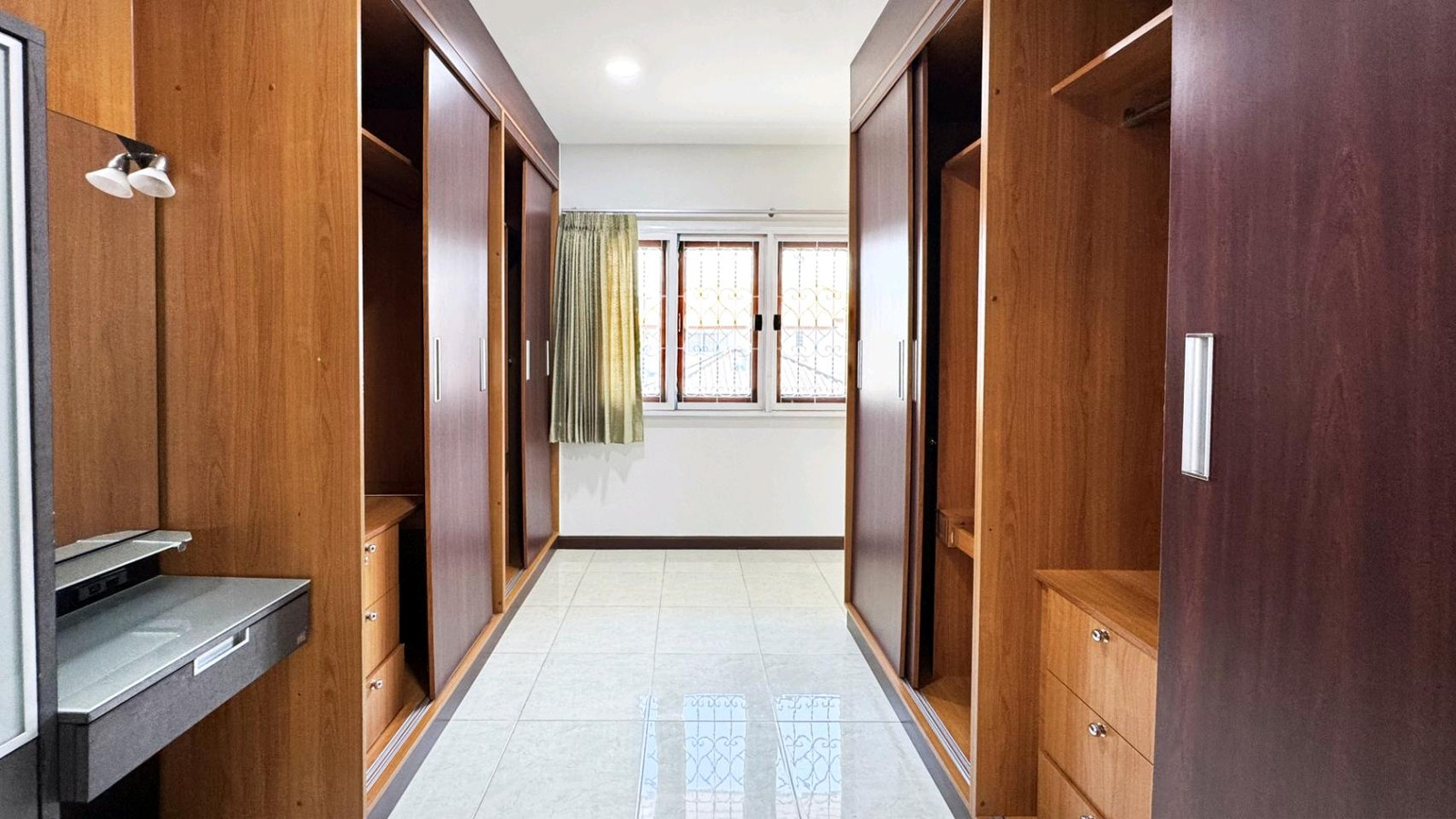 ขาย-เช่า บ้านเดี่ยว 2 ชั้น
📍 พัฒนาการ – ศรีนครินทร์ 🏘️ หมู่บ้านเคหะนคร 3 | ซอยพัฒนาการ 50
รีโนเวท ทาสีบ้านภายใน – ภายนอก ซักม่าน ล้างแอร์ใหม่ ทั้งหมด
━━━━━━━━━━━━━━
📐 รายละเอียดบ้าน
ซ.26
▫️ 📏 เนื้อที่ 54 ตารางวา
▫️ 📐 พื้นที่ใช้สอย 185  – รูปที่ 3
