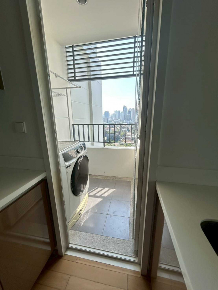 Condo for rent, Siri @ Sukhumvit, 67 sq m, beautifully decorated in modern style, in the heart of Sukhumvit.