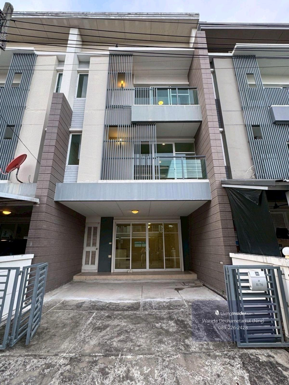 Townhome Phatthanakan-Srinakarin: Brand New, Prime Location, Near BTS Srinuch Townhome Phatthanakan-Srinakarin: Brand New, Prime Location, Near BTS Srinuch