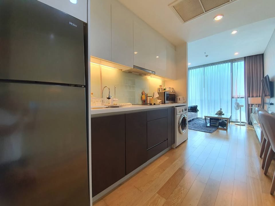 For Rent The BREEZE Narathiwas 1bed size 50 sq.m. F/F For Rent The BREEZE Narathiwas 1bed size 50 sq.m. F/F