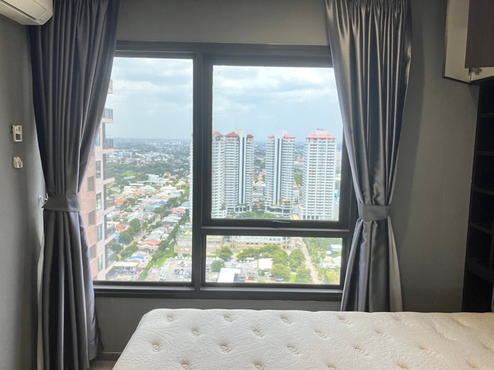Selling at a loss, Condo Rich Park at Triple Station. Complete with full built-ins. Next to MRT Phatthanakan AirportLink Hua Mak Selling at a loss, Condo Rich Park at Triple Station. Complete with full built-ins. Next to MRT Phatthanakan AirportLink Hua Mak