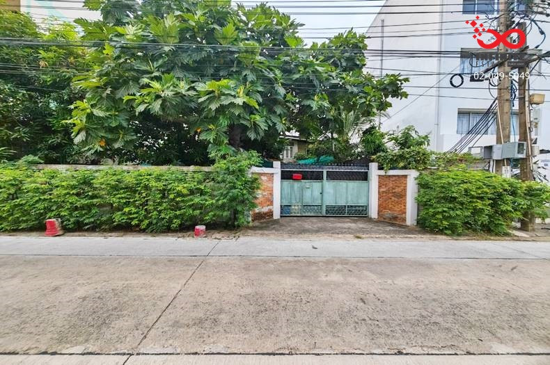 Land for sale, 99 sq m, Soi Lat Phrao 110, Intersection 2, near the Yellow Line BTS. Land for sale, 99 sq m, Soi Lat Phrao 110, Intersection 2, near the Yellow Line BTS.