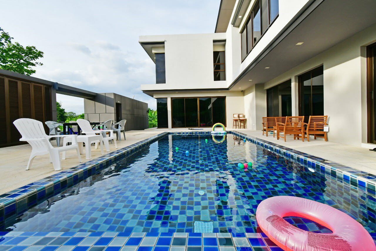 House for sale in Khao Yai, modern style (180 degree mountain view) on an area of 204 sq m, 4 bedrooms, 6 bathrooms, has a private swimming pool. House for sale in Khao Yai, modern style (180 degree mountain view) on an area of 204 sq m, 4 bedrooms, 6 bathrooms, has a private swimming pool.