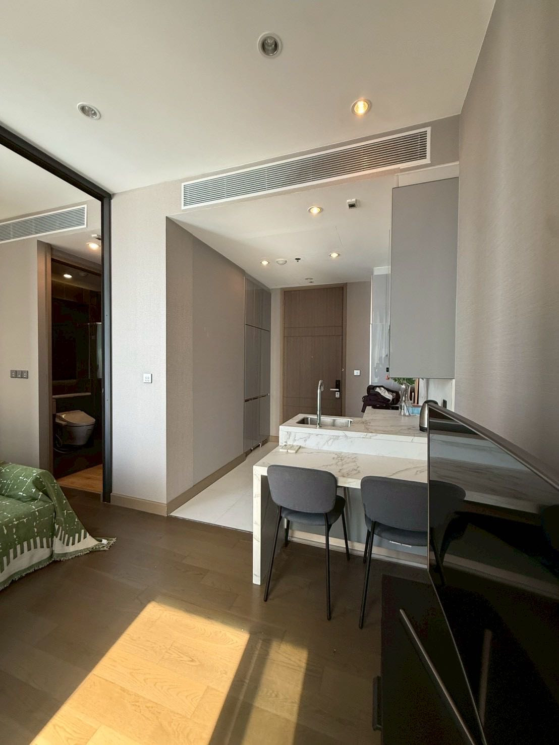 ให้เช่า The Esse at Singha Complex 1 ห้องนอน ขนาด 35.79 ตร.ม. ติด MRT เพชรบุรี – รูปที่ 4