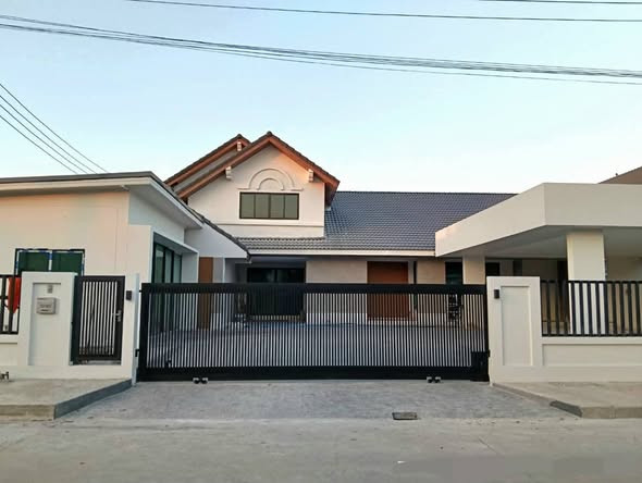 🔥 ขาย บ้านพร้อมโฮมออฟฟิศแยก เนื้อที่ใหญ่ ✅ หมู่บ้านเมืองเอก 3 | Muang Ake 3 (ใกล้ SRT สถานีหลักหก / สถานากรณ์ ม.รังสิต) 🔥 ขาย บ้านพร้อมโฮมออฟฟิศแยก เนื้อที่ใหญ่ ✅ หมู่บ้านเมืองเอก 3 | Muang Ake 3 (ใกล้ SRT สถานีหลักหก / สถานากรณ์ ม.รังสิต)