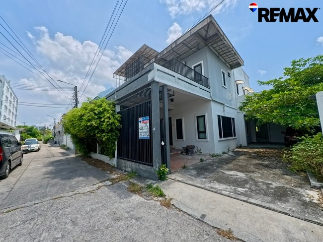 Single house for sale Ratchaphruek - Bang Waek 58, large house 75 square wah, only 5.2 million baht.