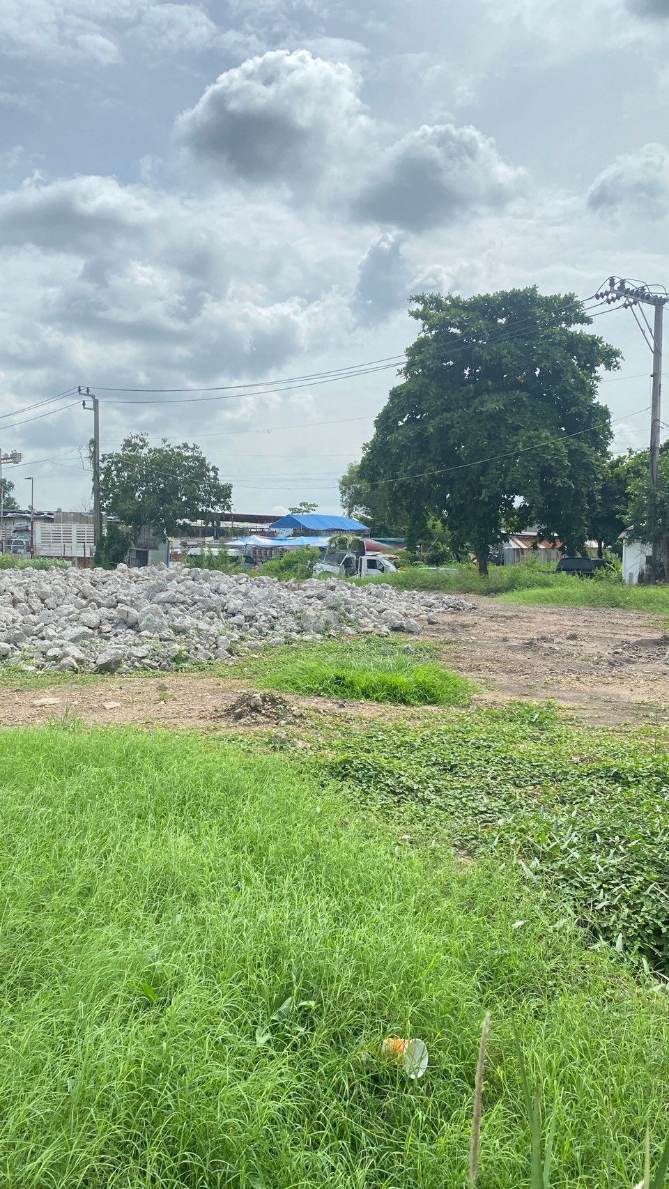 Land for sale, 400 sq m., Or Ngoen, Watcharaphon, convenient entry and exit, near Chatuchok Expressway. – รูปที่ 2