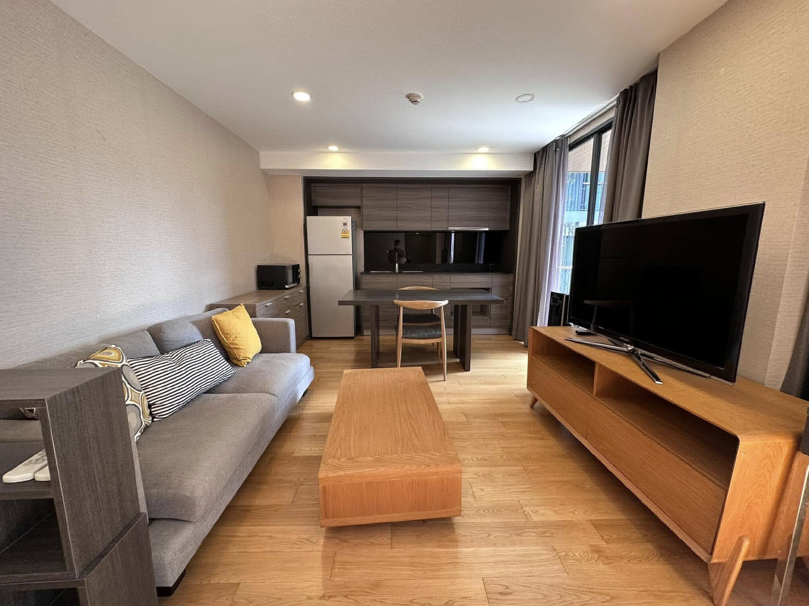 Klass Langsuan 2bed 79sqm 52k call 0886166564