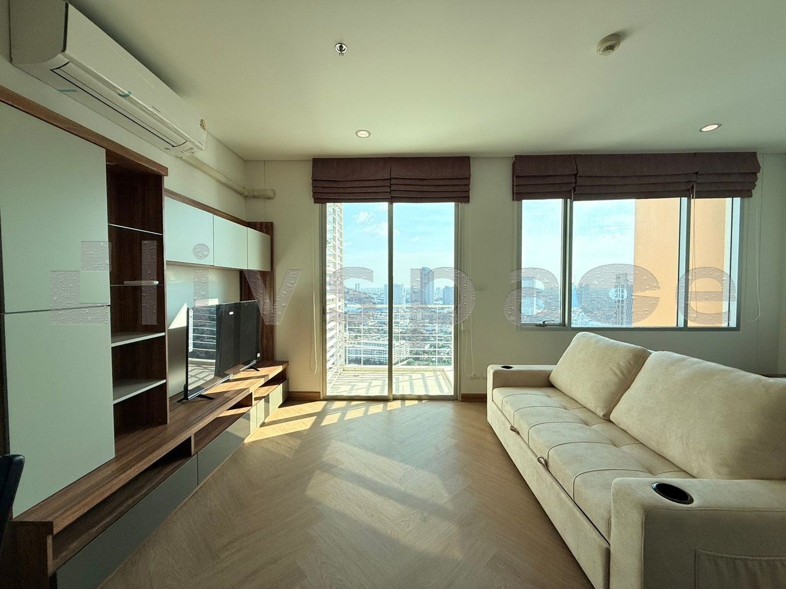 ▚ L0JC40ツ FOR RENT Villa Sathorn Studio 42sqm 16k New Furniture & AC Excl. Parking (+2k) Direct to BTS Krung Thon Buri 0M✨