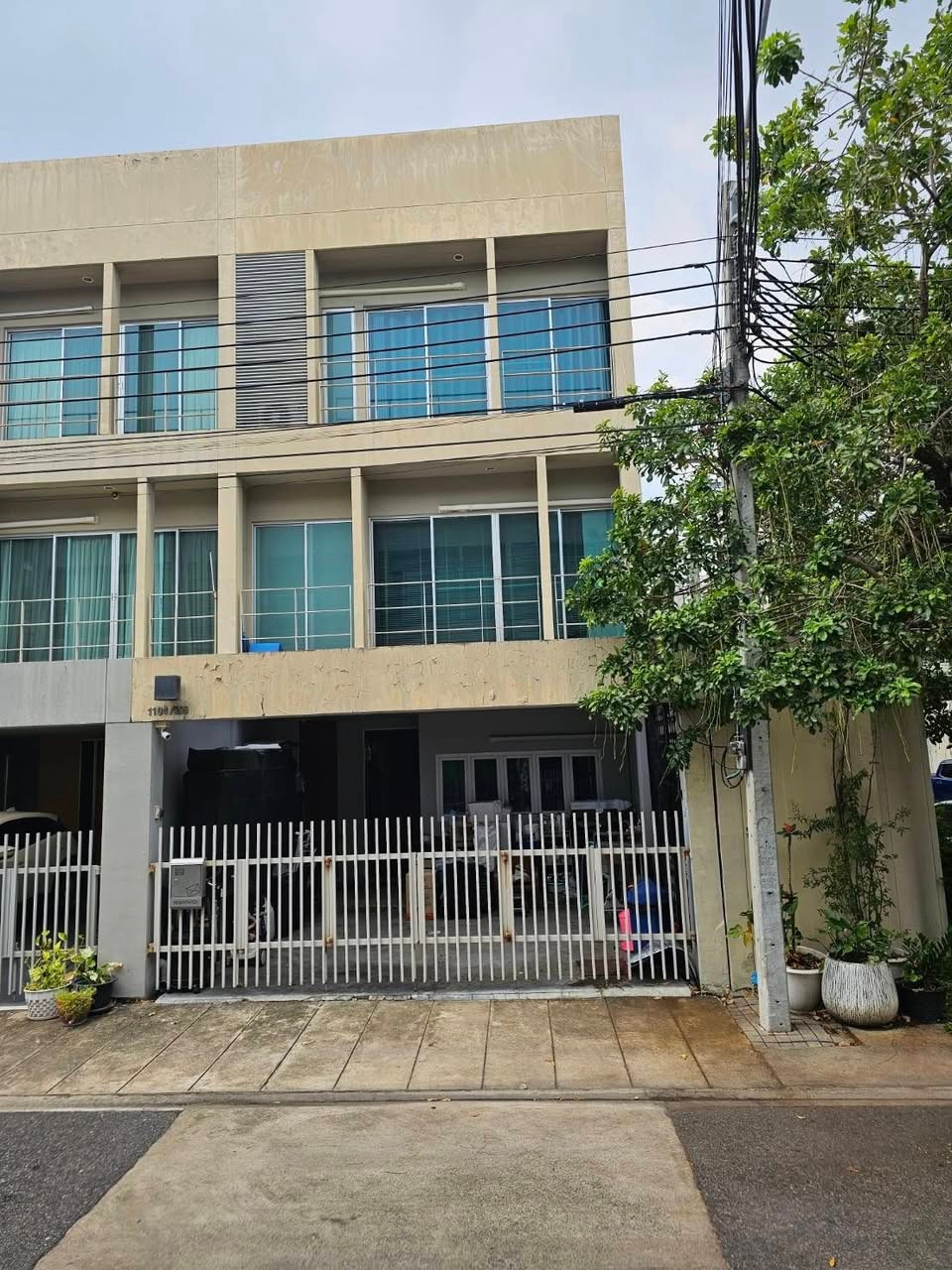 ✅ 3-story townhome for sale, corner unit, near Airport Link Ramkhamhaeng and BTS Green Line ✅ Noble Cube Pattanakarn