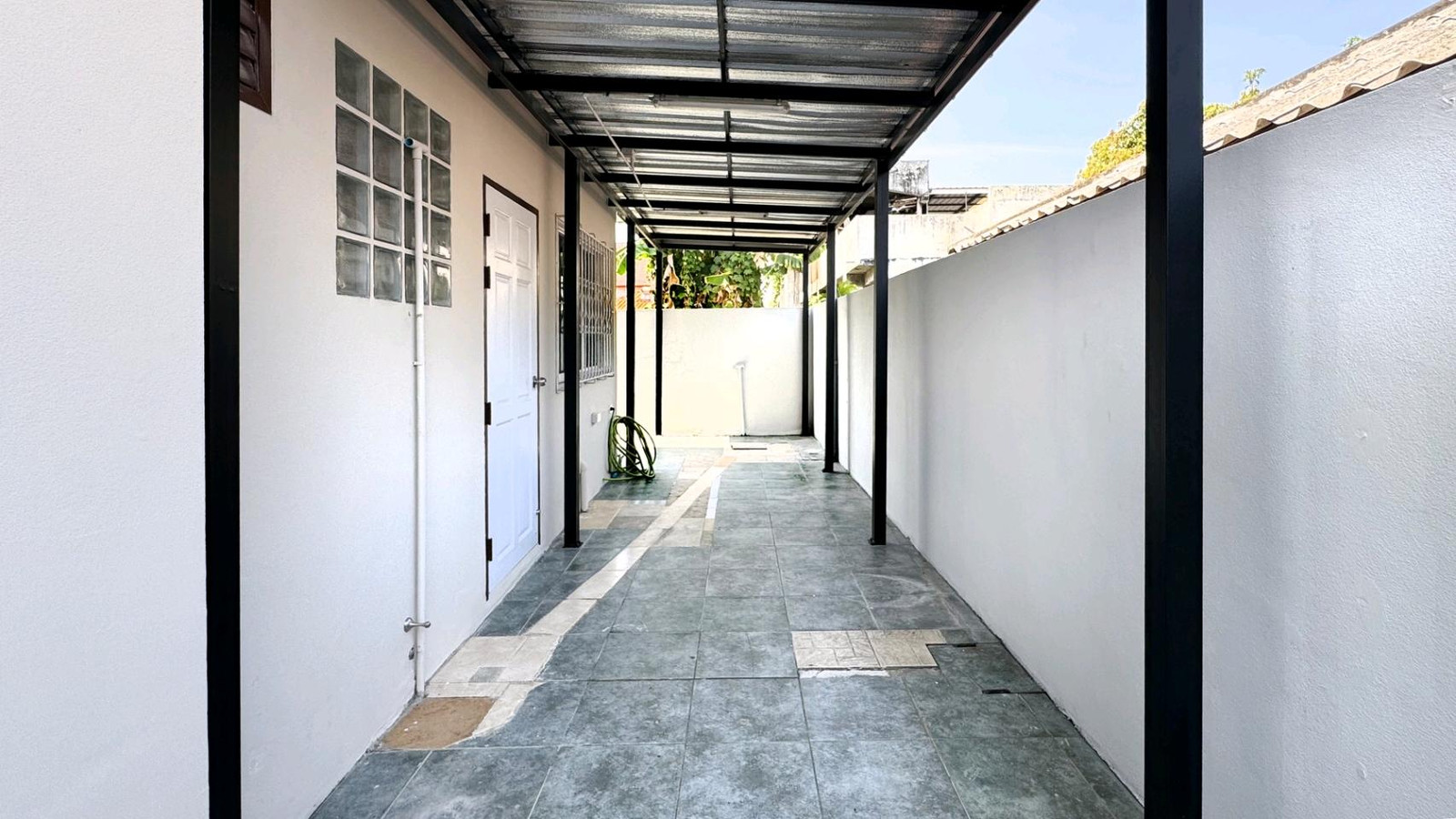 ขาย-เช่า บ้านเดี่ยว 2 ชั้น
📍 พัฒนาการ – ศรีนครินทร์ 🏘️ หมู่บ้านเคหะนคร 3 | ซอยพัฒนาการ 50
รีโนเวท ทาสีบ้านภายใน – ภายนอก ซักม่าน ล้างแอร์ใหม่ ทั้งหมด
━━━━━━━━━━━━━━
📐 รายละเอียดบ้าน
ซ.26
▫️ 📏 เนื้อที่ 54 ตารางวา
▫️ 📐 พื้นที่ใช้สอย 185  – รูปที่ 4