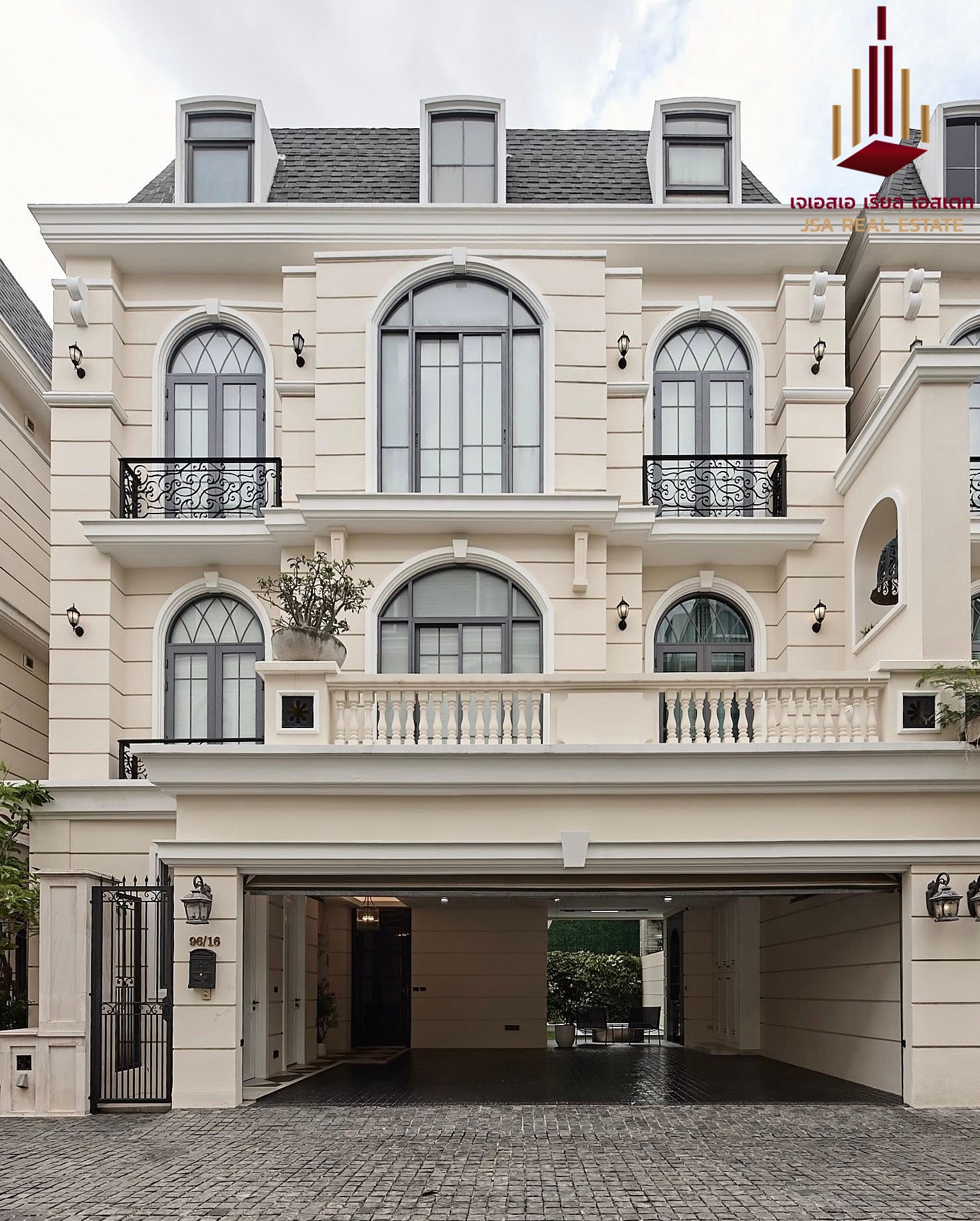 ✨ For Sale : The Boulevard Ekkamai ✨ 💰 Only 85,800,000 THB