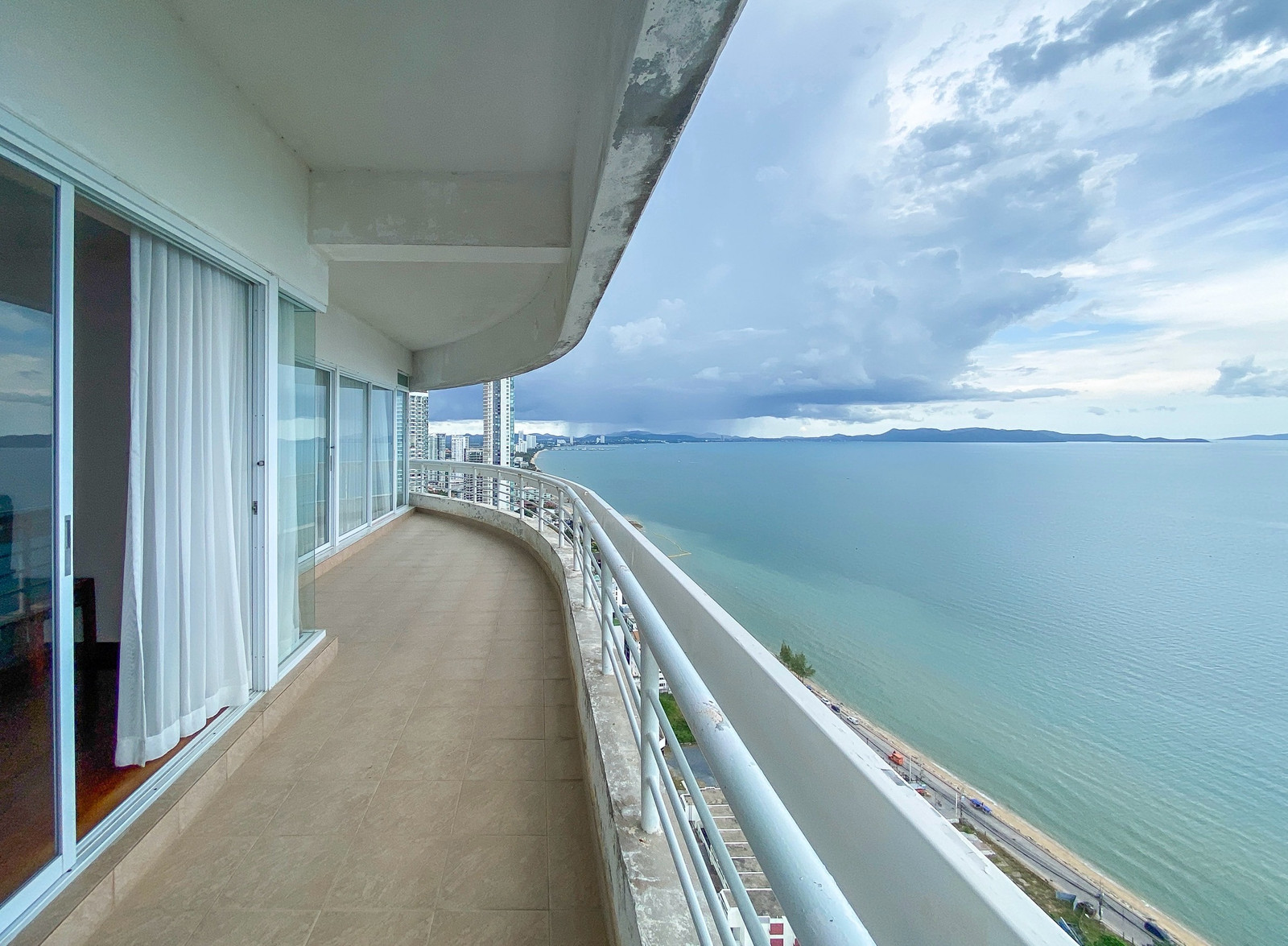 Sea View 3 Bedroom Condo with Large Balcony Near Jomtien Beach Pattaya Ideal Holiday Home or Investment Close to Bangkok