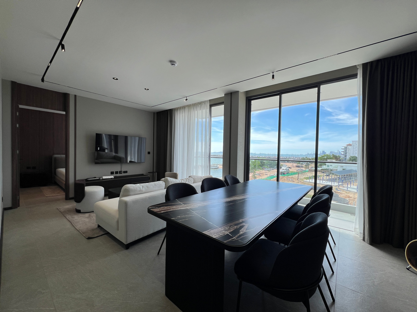 (Fore rent) The Panora Estuaria 2 Bed Seaview