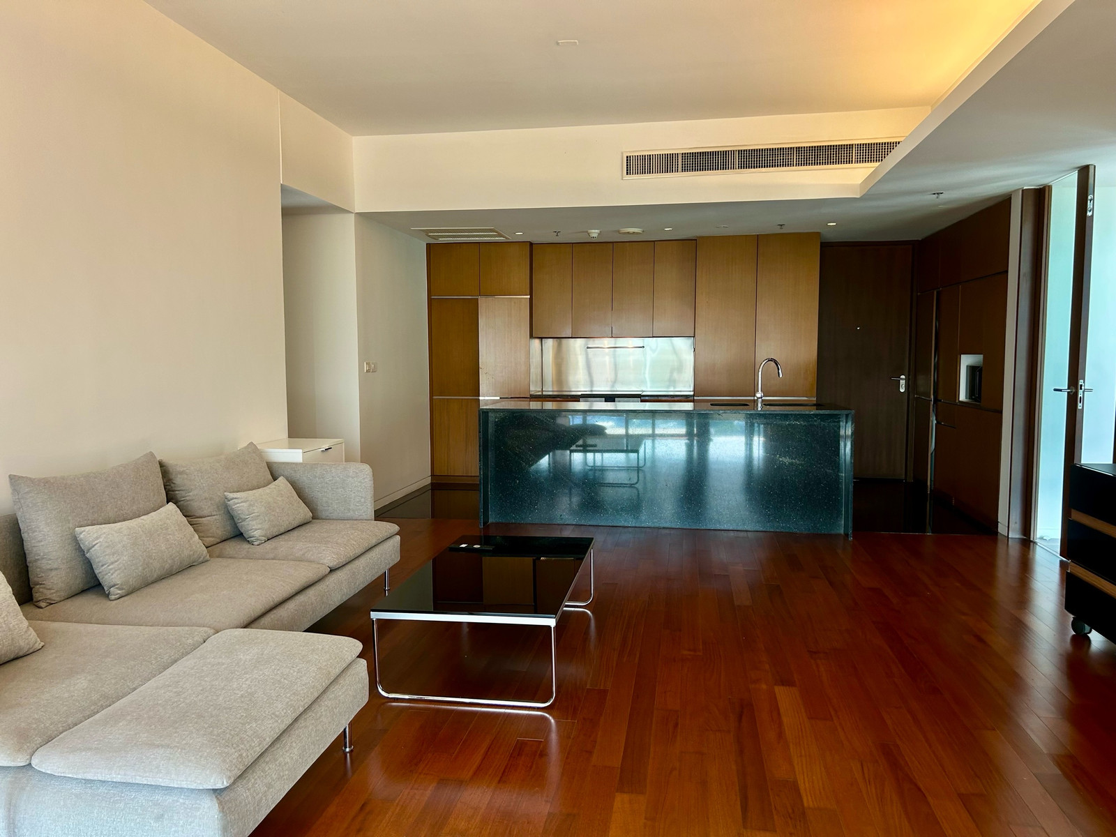 LUXULY 2 BEDROOM UNIT AT RAJDAMRI FOR RENT
 – รูปที่ 3