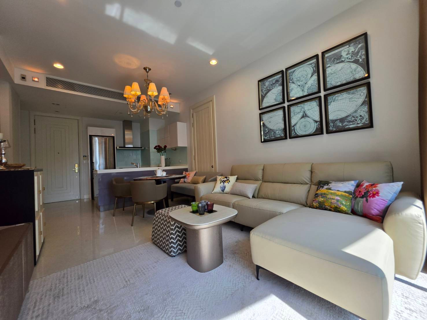 Condo for rent and sale Q Langsuan near BTS Ratchadamri and BTS Ploenchit. Near Lumphini Park Condo for rent and sale Q Langsuan near BTS Ratchadamri and BTS Ploenchit. Near Lumphini Park