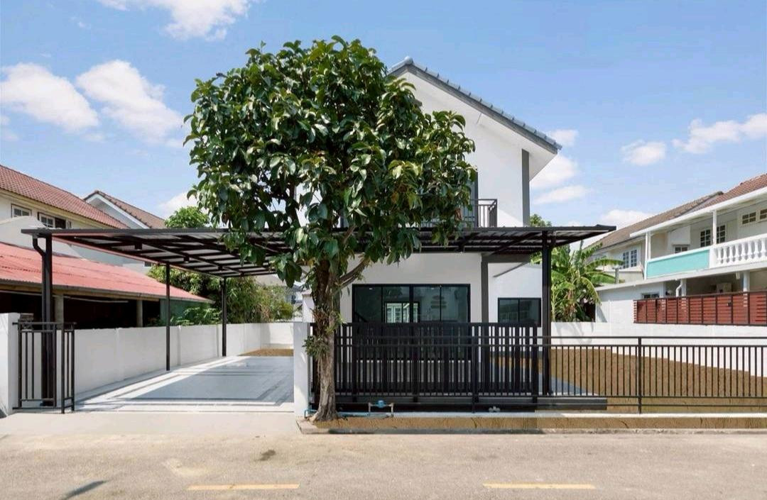 🔥For sale, Krisada Nakhon Village 10, detached house 60 sq m., next to the main road, near the BTS, price less than 4 million‼️
